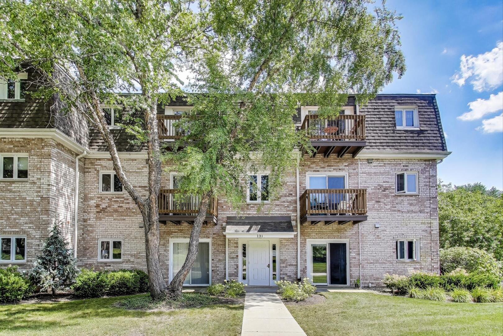 131 E Winchester Road #A, Libertyville, IL 60048