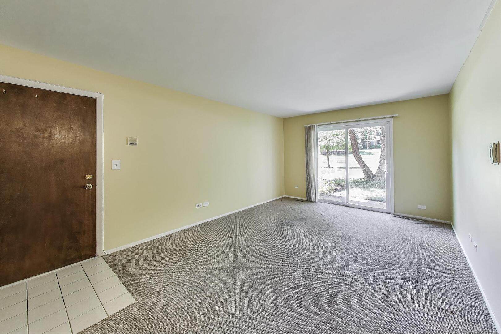 131 E Winchester Road #A, Libertyville, IL 60048