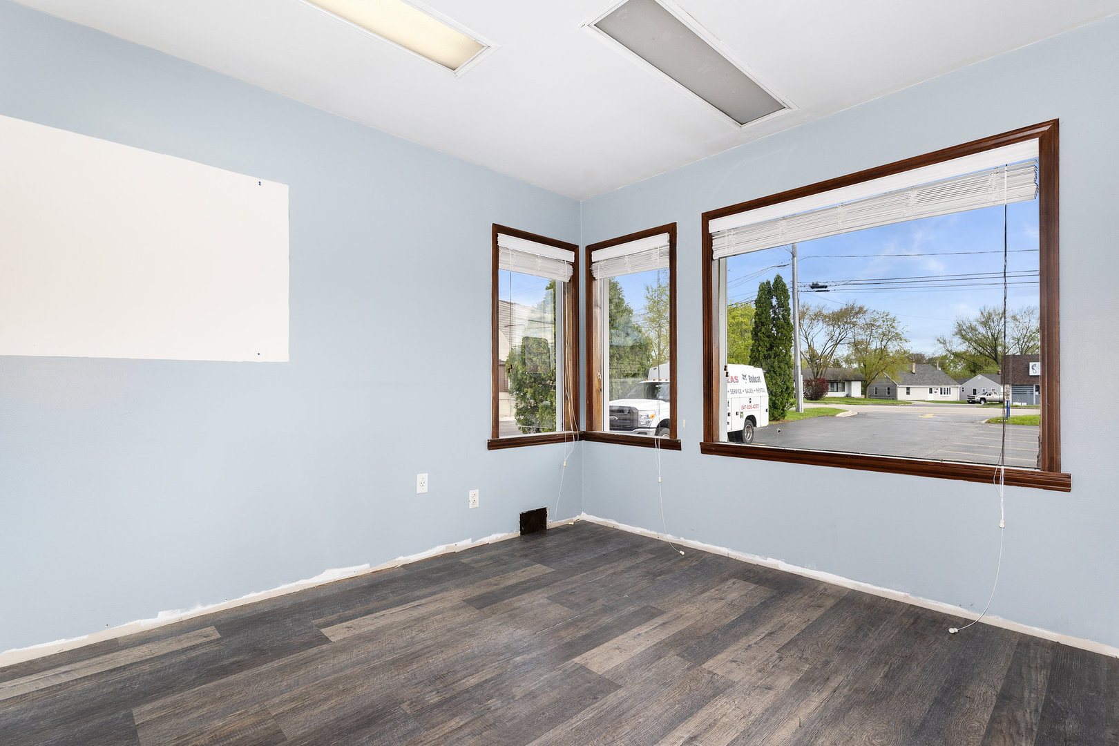 388 W Liberty Street #ML, Wauconda, IL 60084