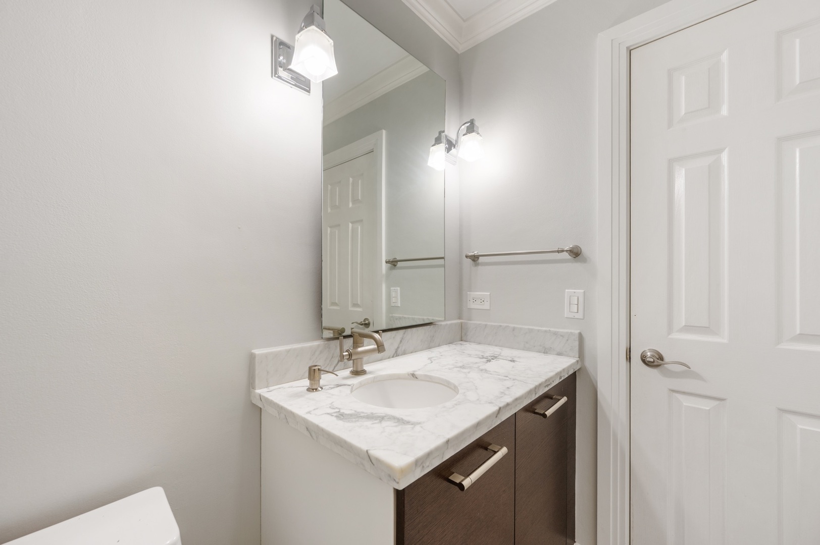 1803 Vermont Drive, Elk Grove Village, IL 60007