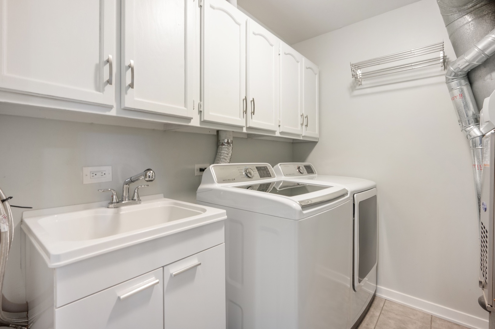 1803 Vermont Drive, Elk Grove Village, IL 60007