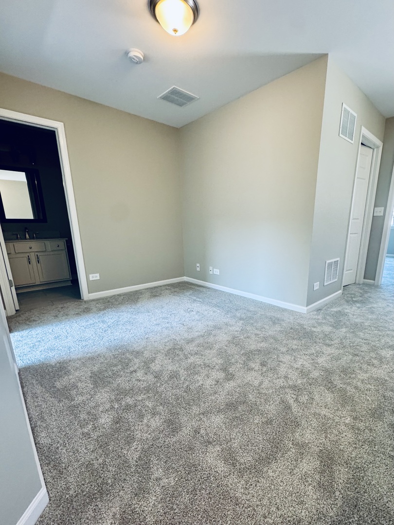404 N Patriot Drive, Hainesville, IL 60030