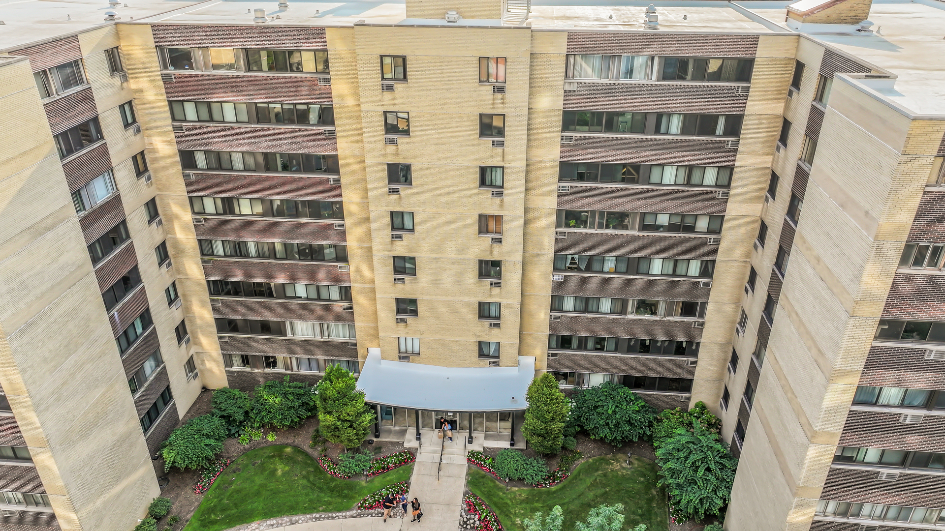 6300 N Sheridan Road #406, Chicago, IL 60660
