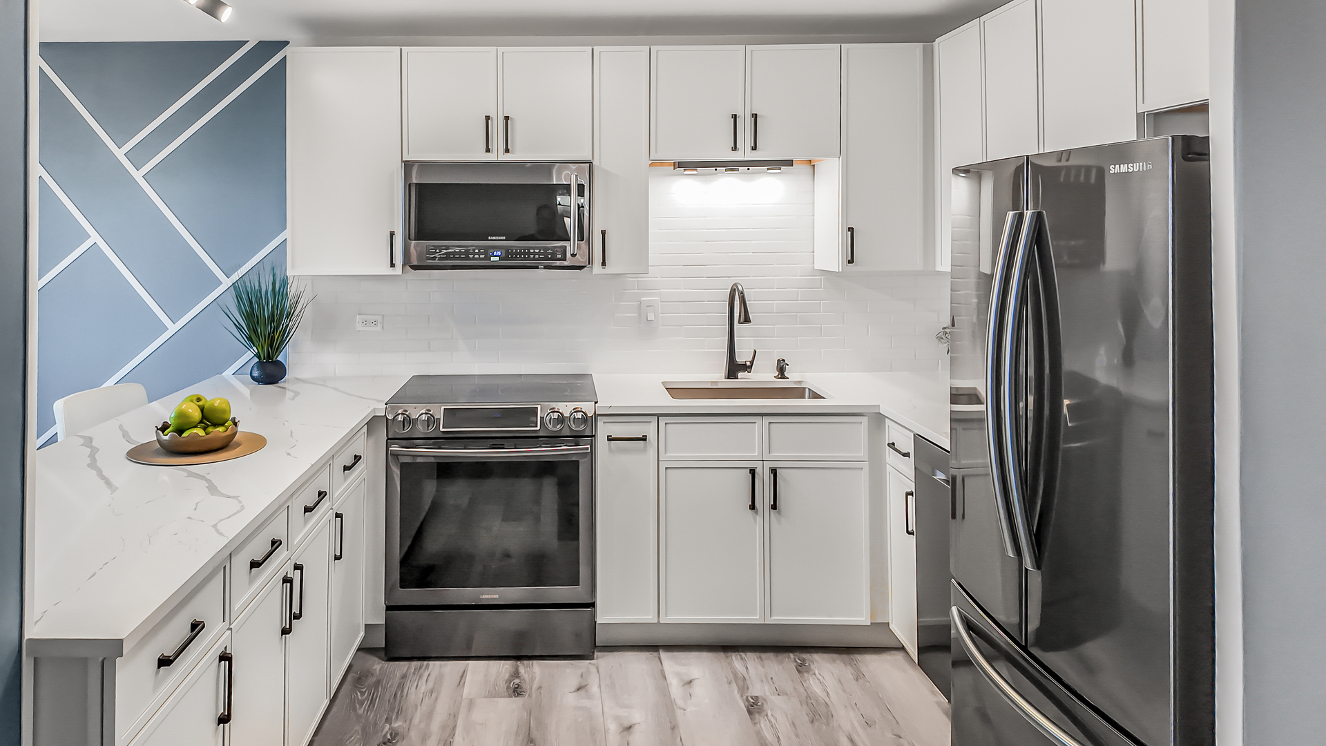6300 N Sheridan Road #406, Chicago, IL 60660