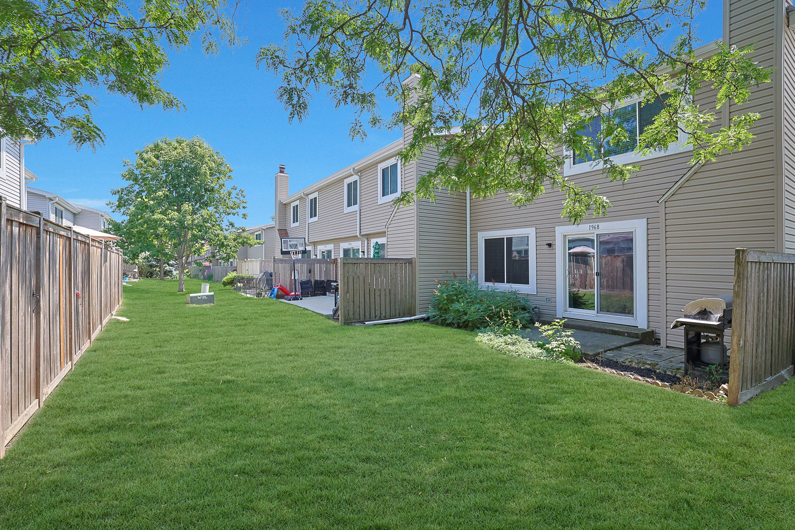 1968 N Jamestown Drive, Palatine, IL 60074