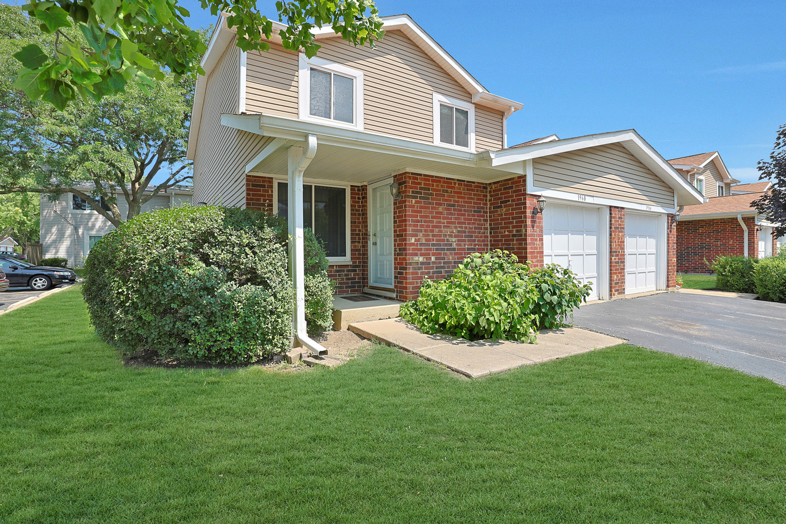 1968 N Jamestown Drive, Palatine, IL 60074