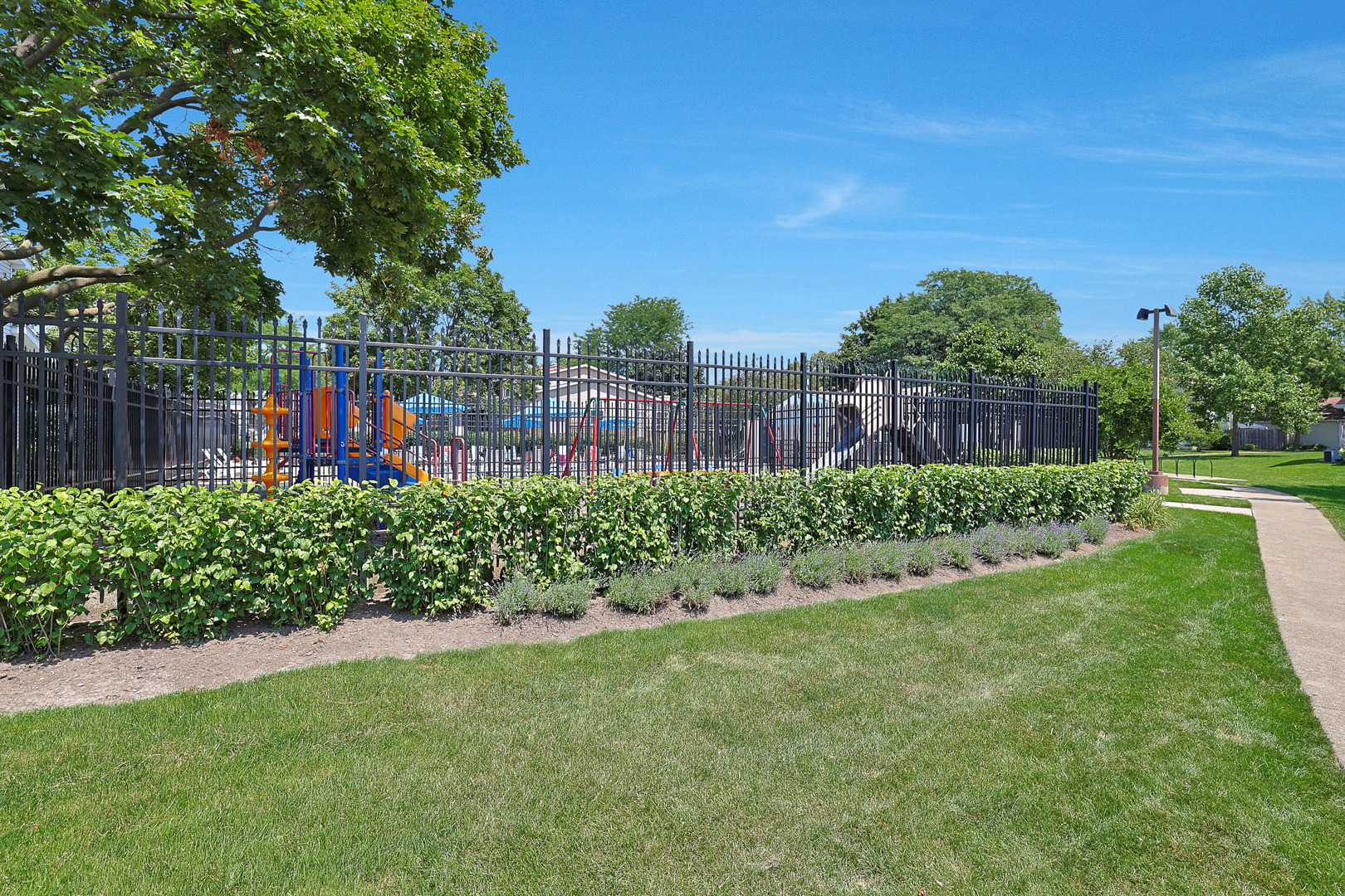 1968 N Jamestown Drive, Palatine, IL 60074