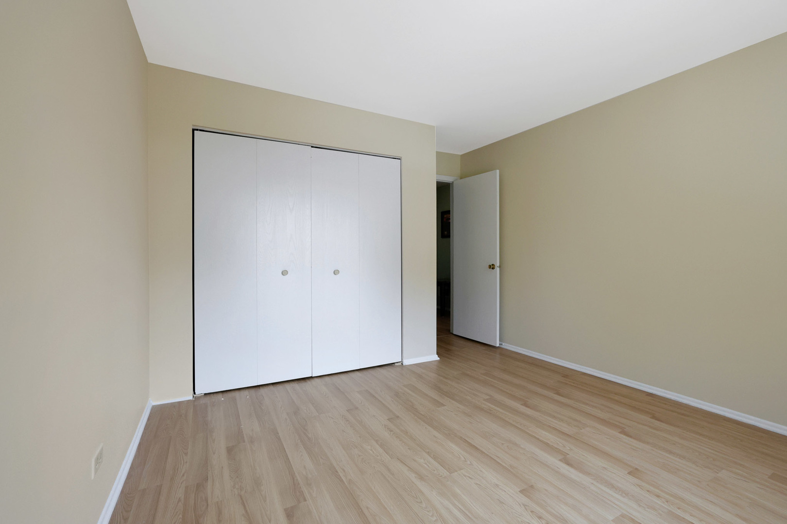 1968 N Jamestown Drive, Palatine, IL 60074
