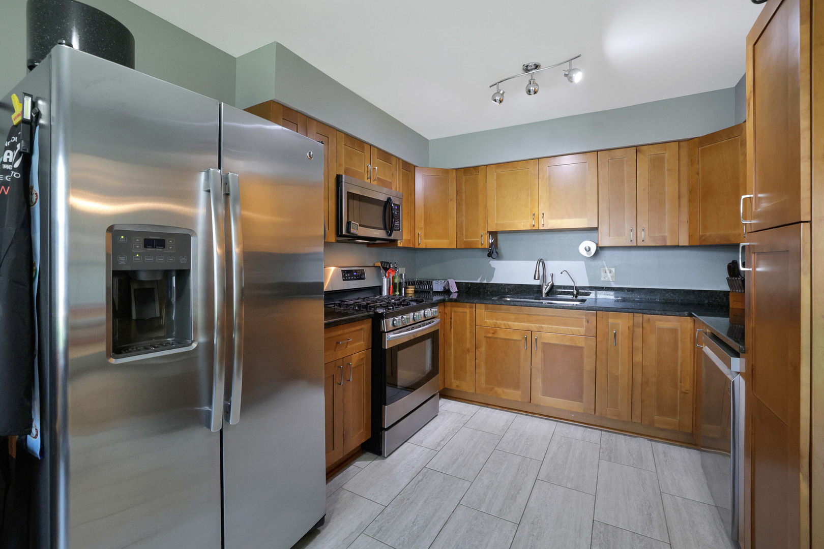 1968 N Jamestown Drive, Palatine, IL 60074