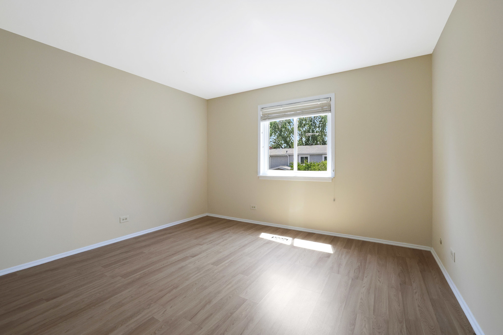 1968 N Jamestown Drive, Palatine, IL 60074