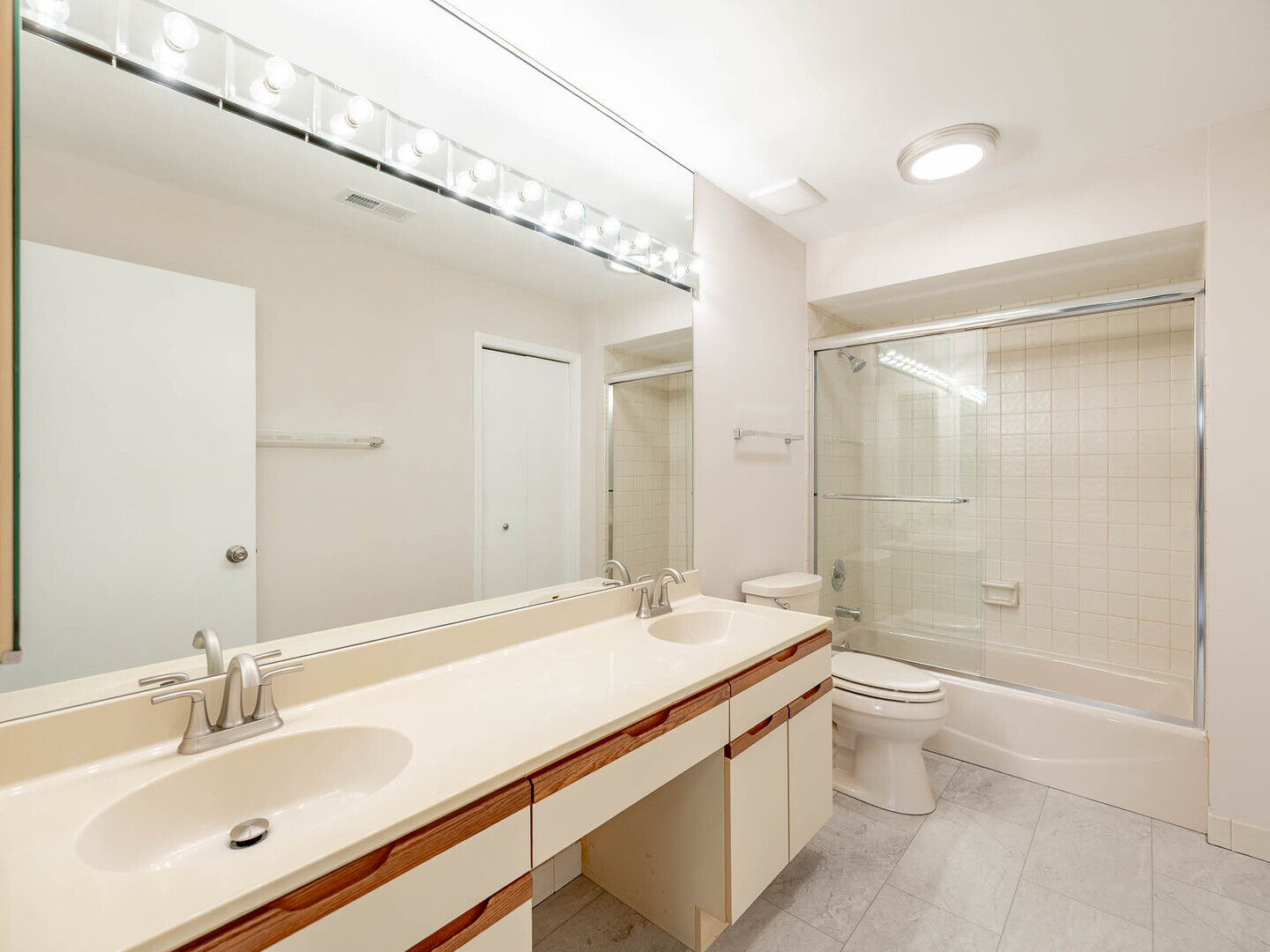 400 E Dundee Road #405C, Buffalo Grove, IL 60089