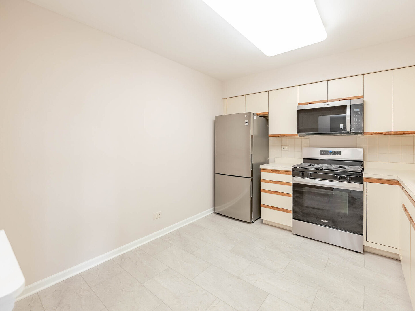 400 E Dundee Road #405C, Buffalo Grove, IL 60089