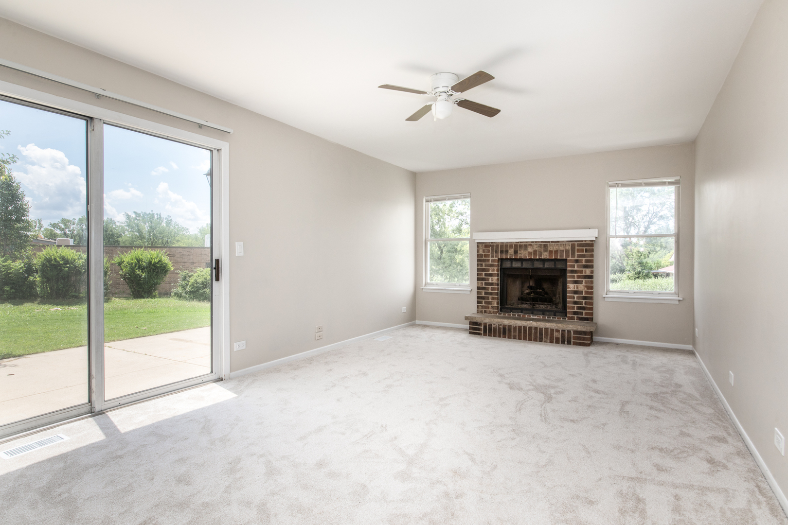 352 Country Lane, Algonquin, IL 60102