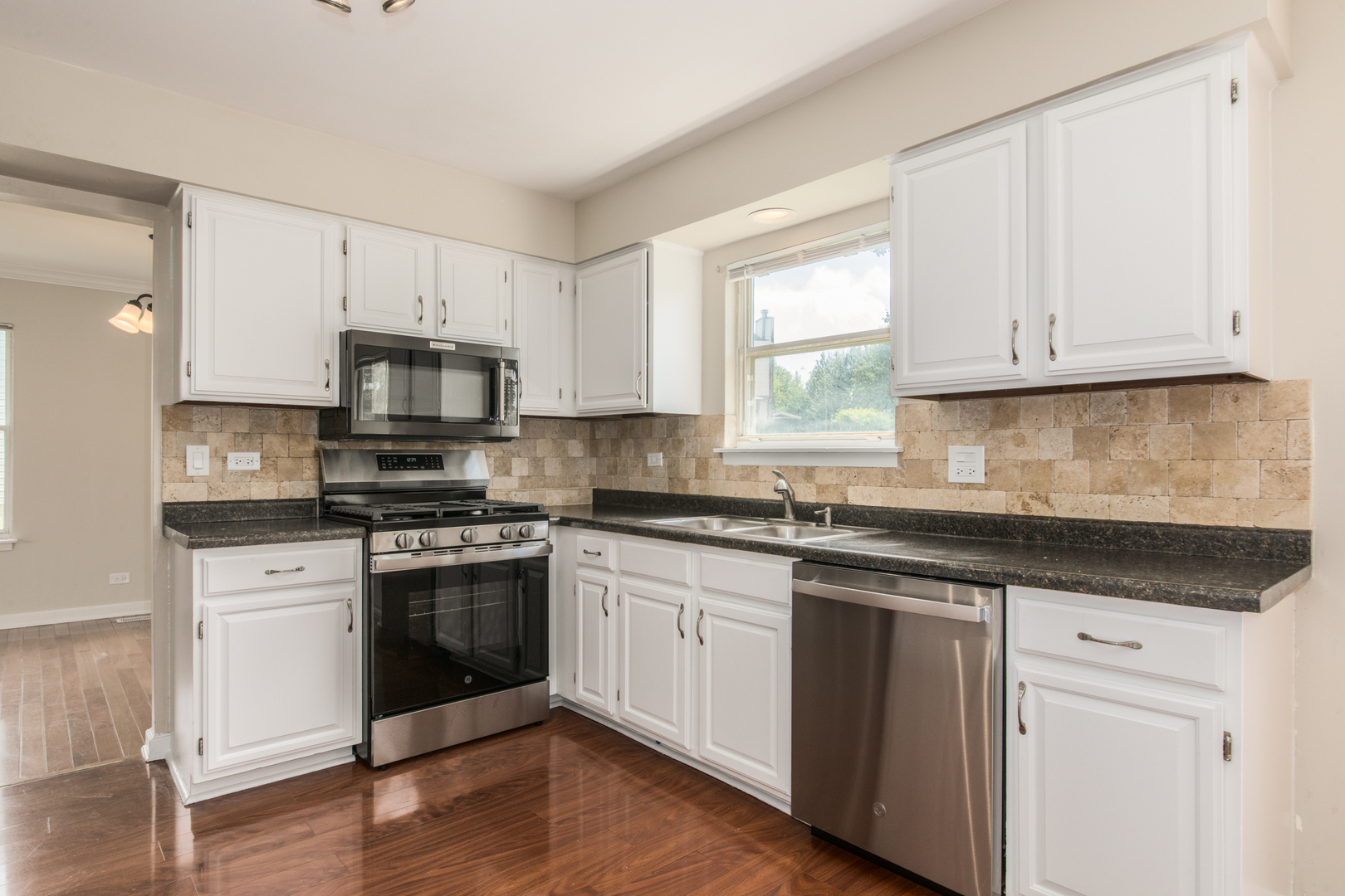 352 Country Lane, Algonquin, IL 60102