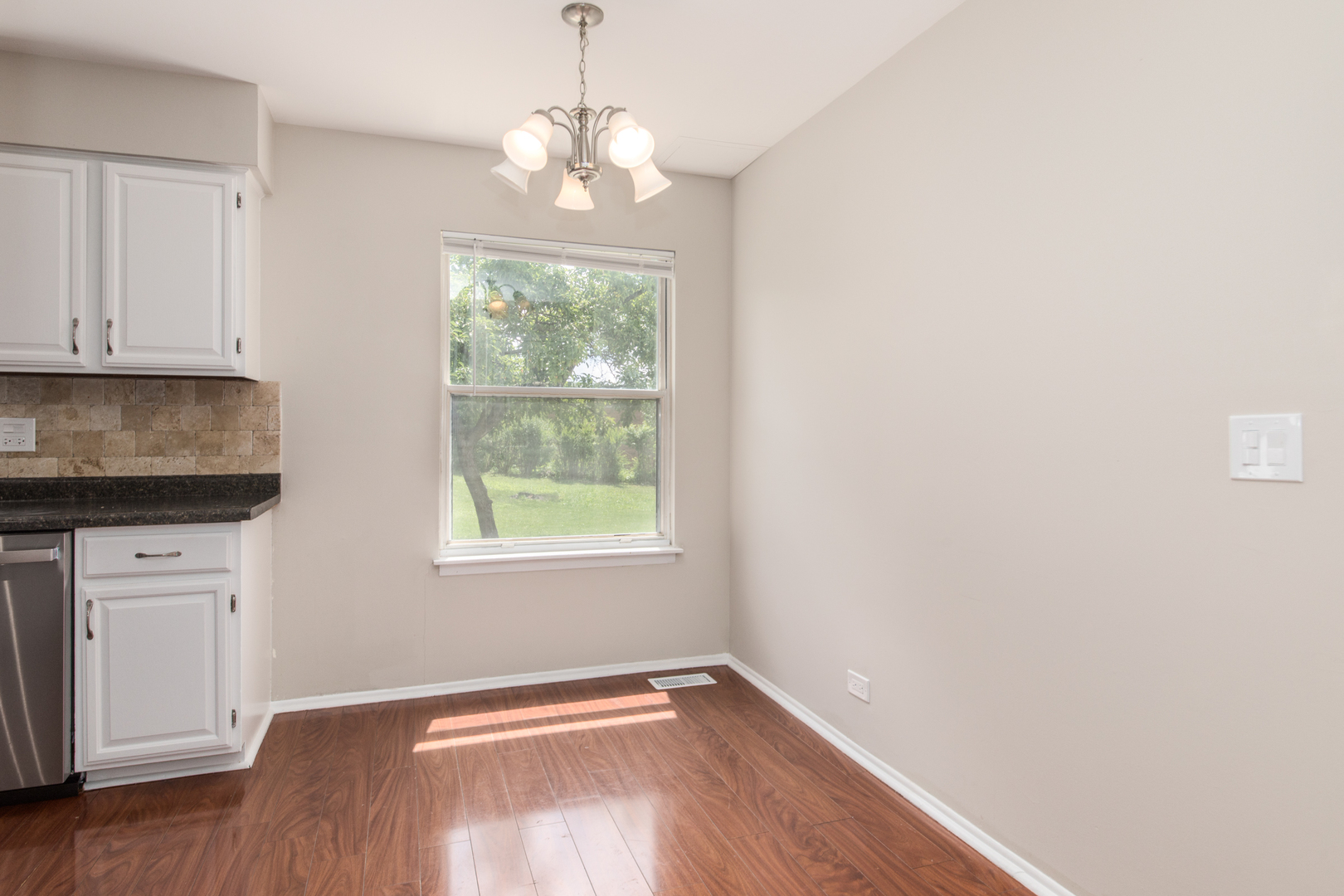 352 Country Lane, Algonquin, IL 60102