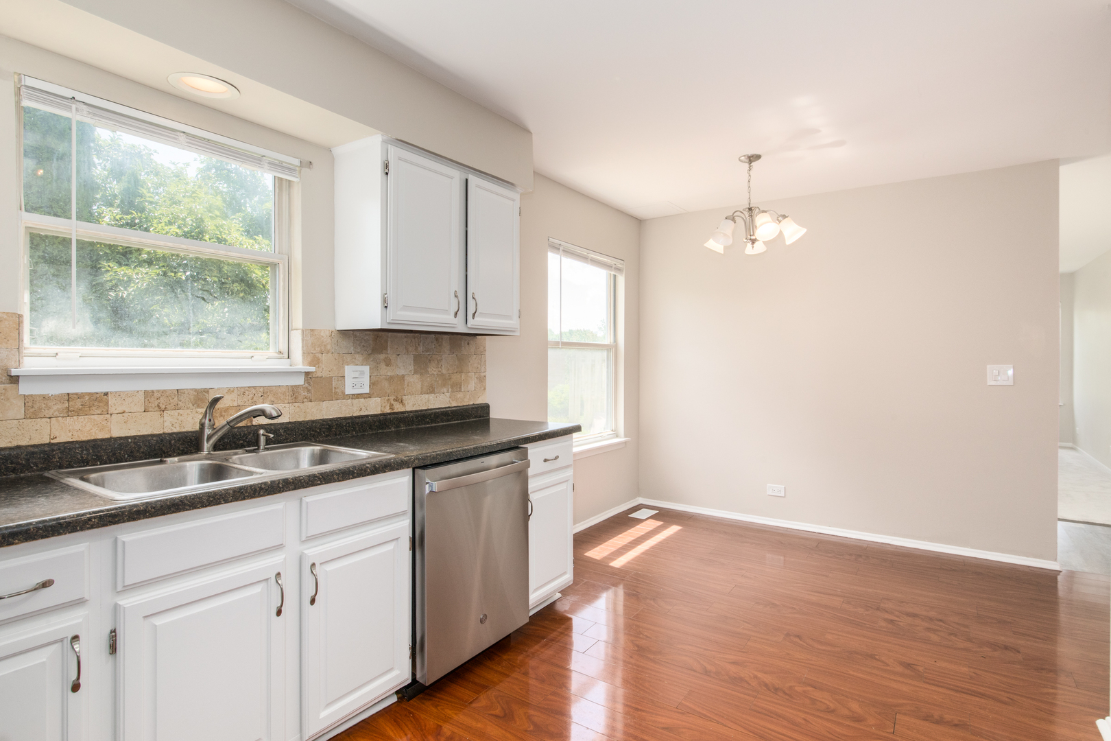 352 Country Lane, Algonquin, IL 60102