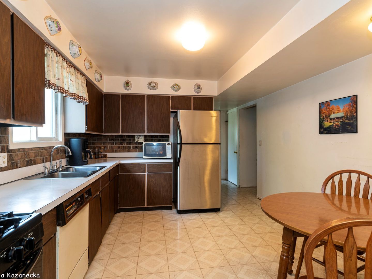 18350 W Linda Lane, Gurnee, IL 60031