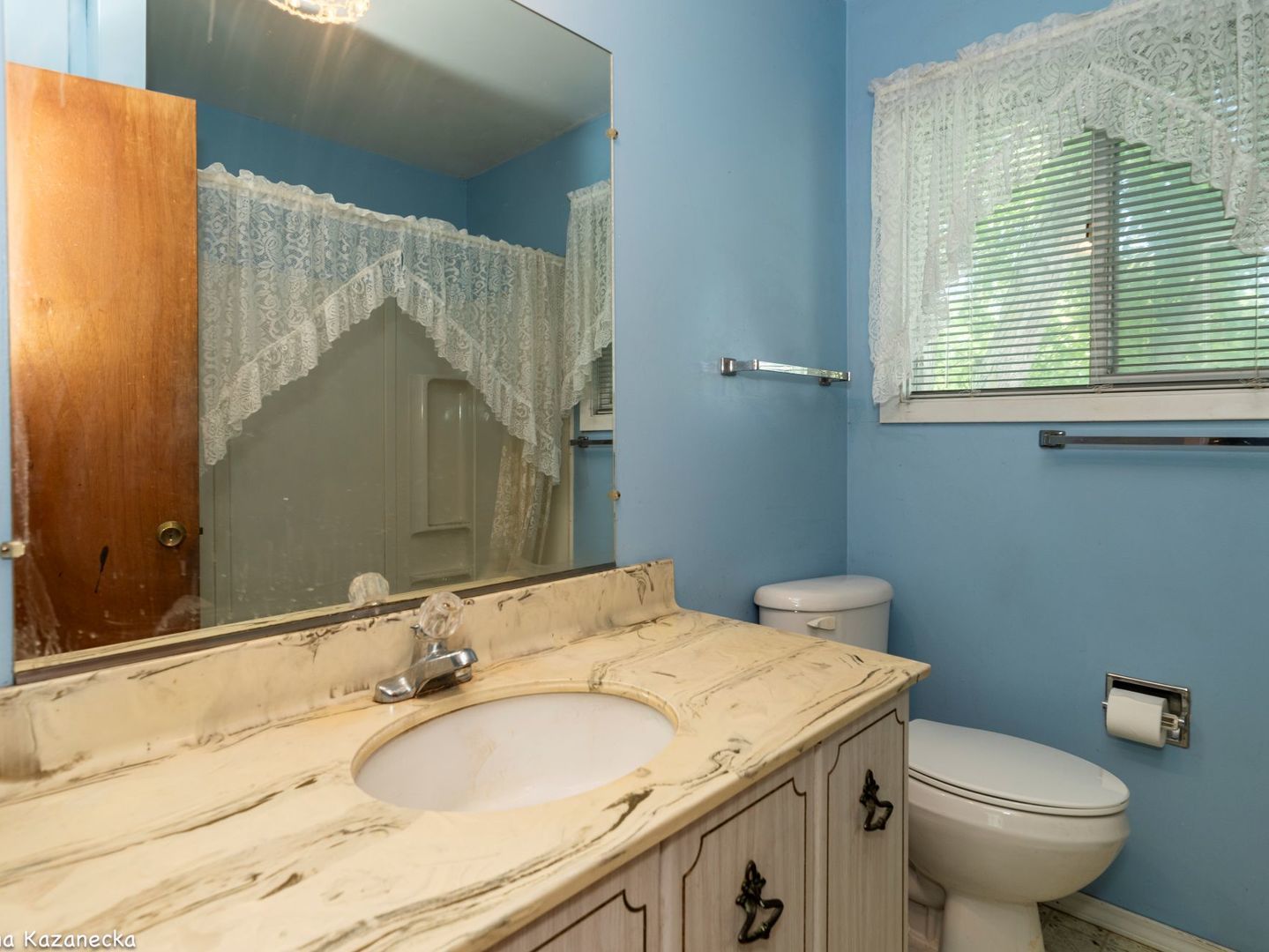 18350 W Linda Lane, Gurnee, IL 60031