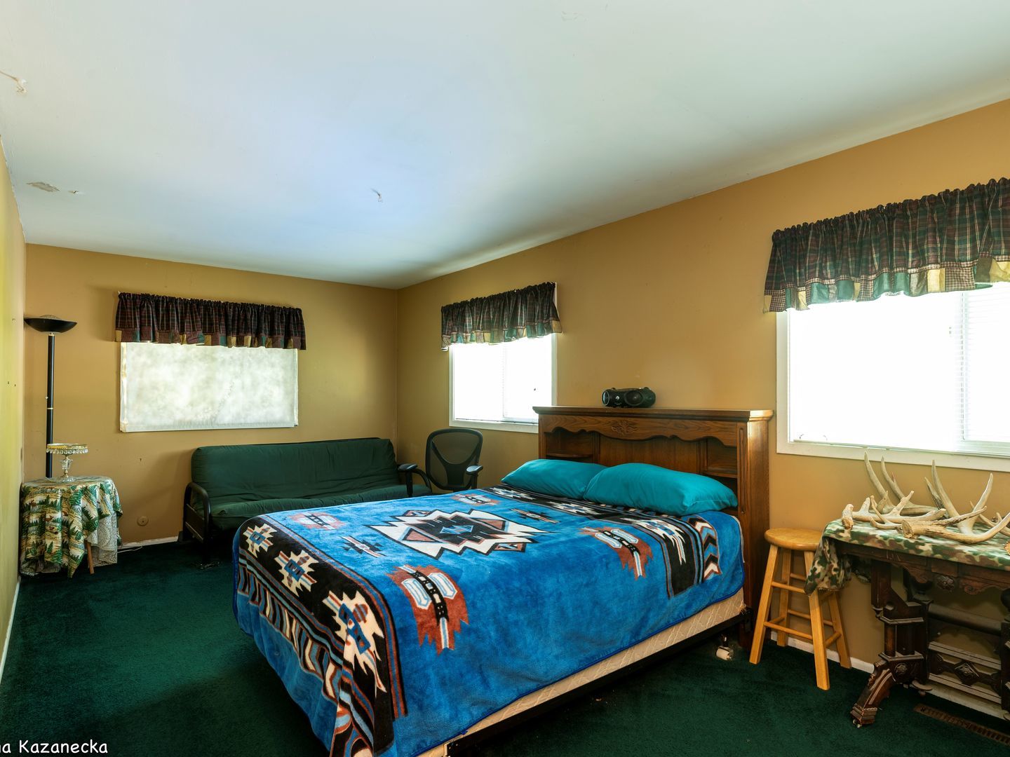 18350 W Linda Lane, Gurnee, IL 60031