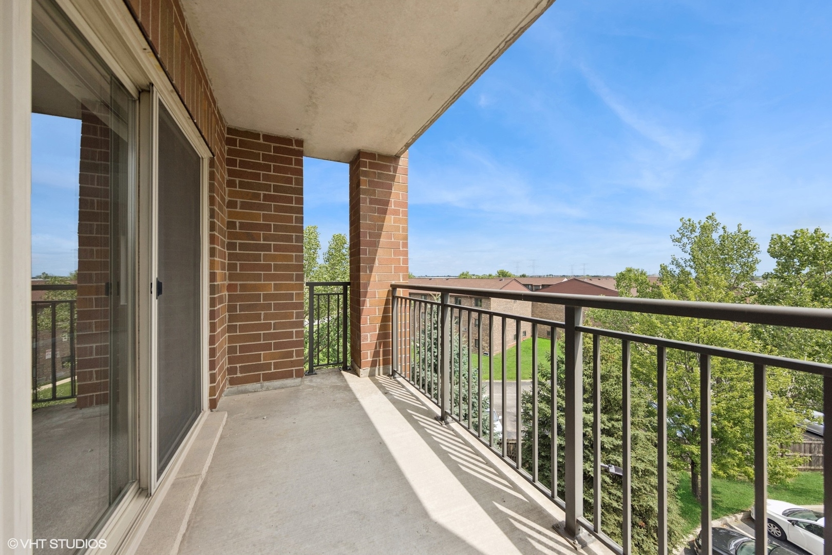 615 Perrie Drive #407, Elk Grove Village, IL 60007