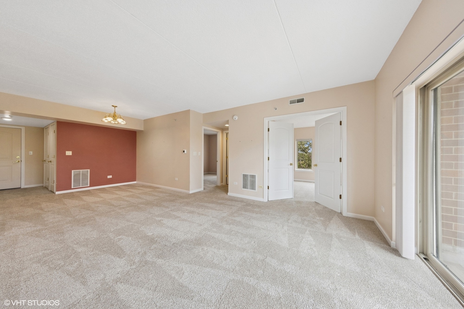 615 Perrie Drive #407, Elk Grove Village, IL 60007