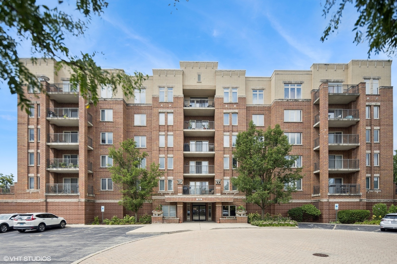 615 Perrie Drive #407, Elk Grove Village, IL 60007