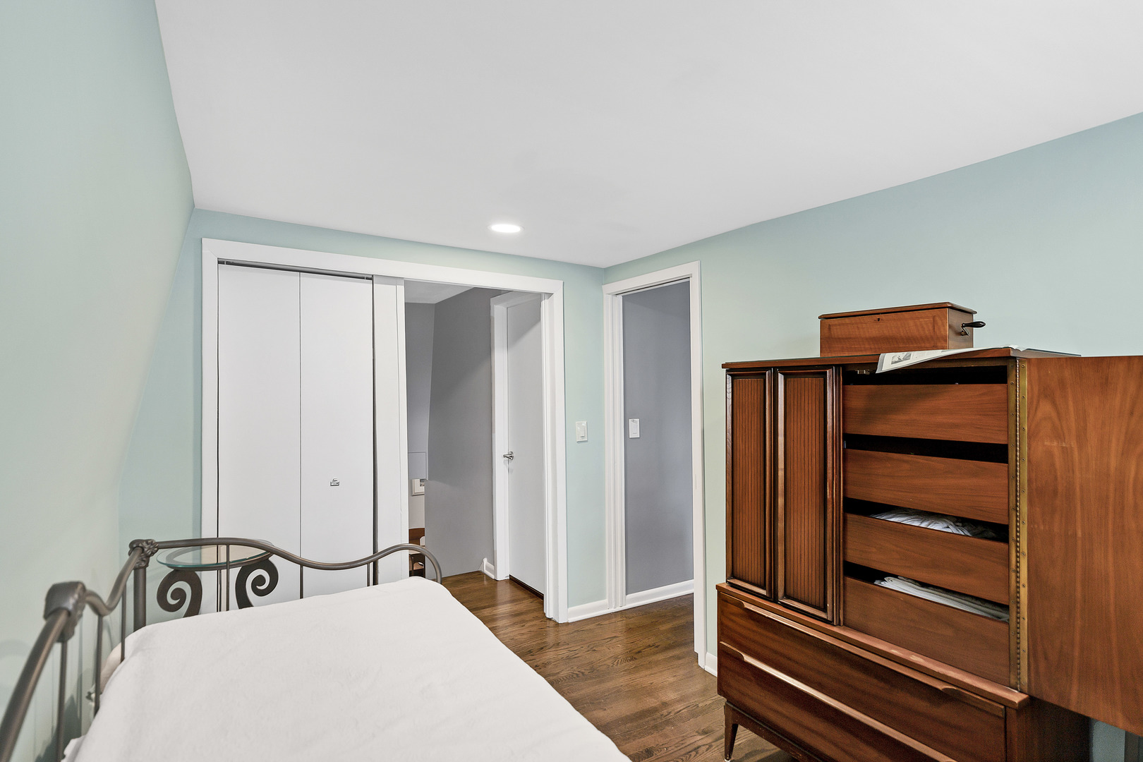 7754 W Higgins Road #J, Chicago, IL 60631