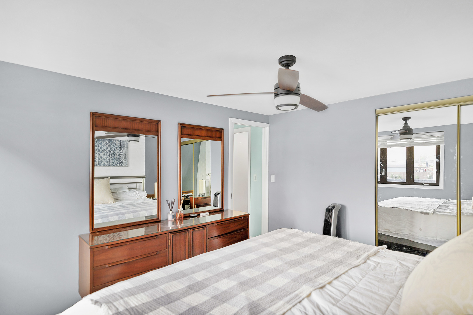 7754 W Higgins Road #J, Chicago, IL 60631