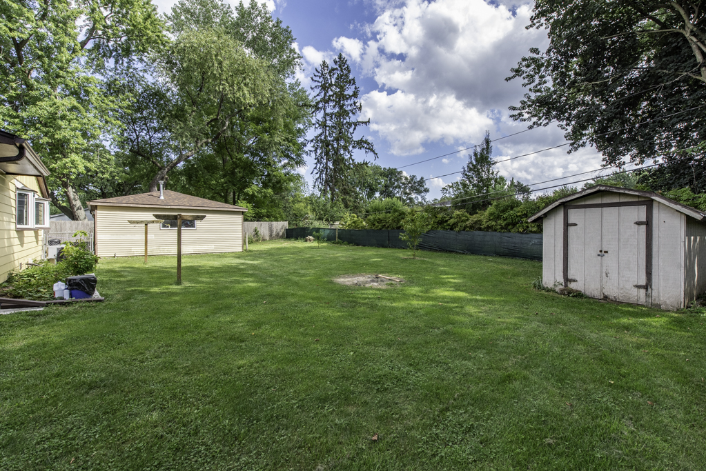 18727 W Highfield Drive, Gurnee, IL 60031