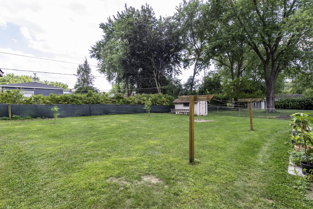 18727 W Highfield Drive, Gurnee, IL 60031