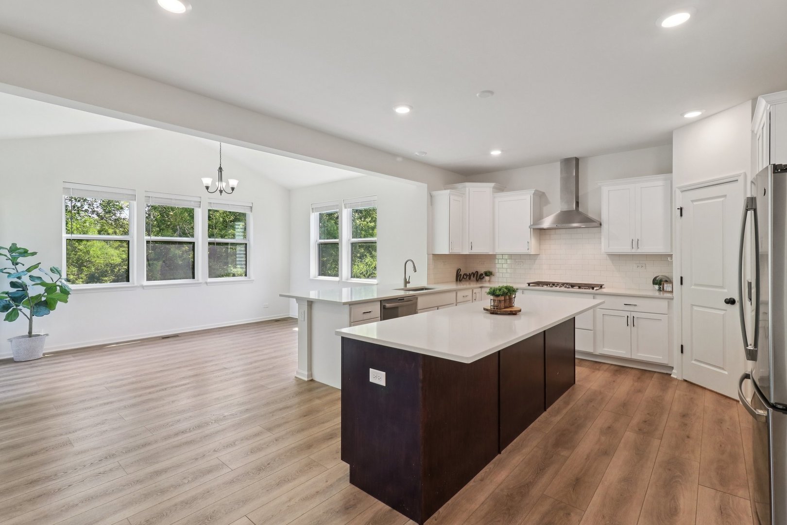 32044 Savannah Drive, Lakemoor, IL 60051