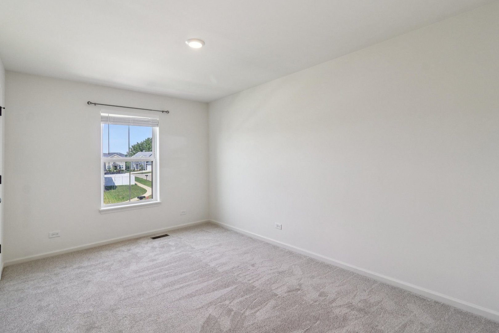 32044 Savannah Drive, Lakemoor, IL 60051