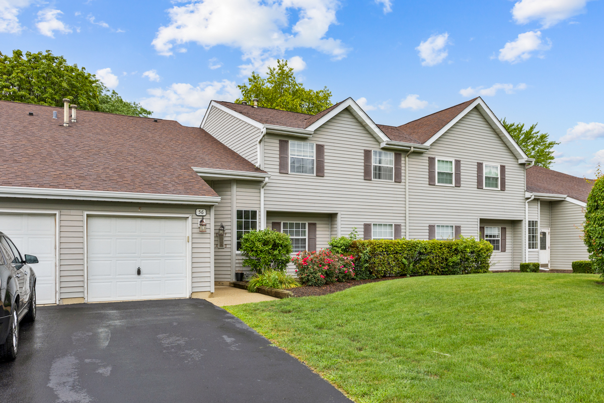 56 N VICTORIA Lane #B, Streamwood, IL 60107