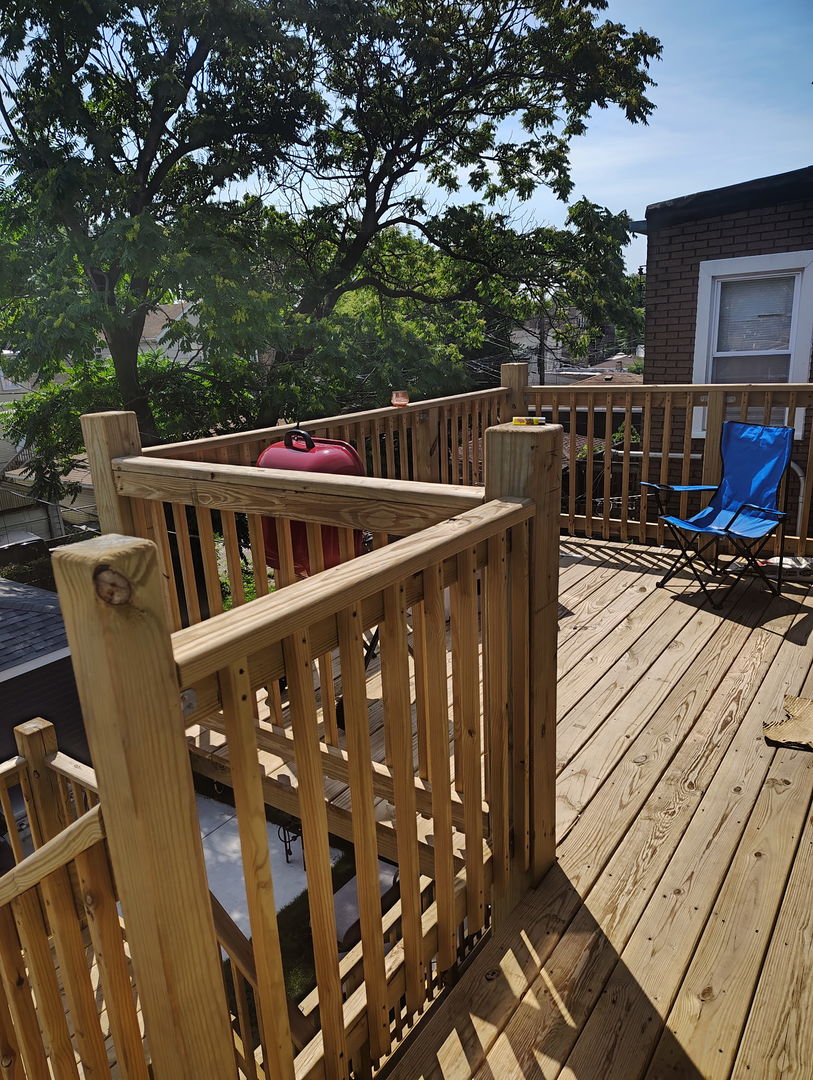 1051 N Springfield Avenue, Chicago, IL 60651