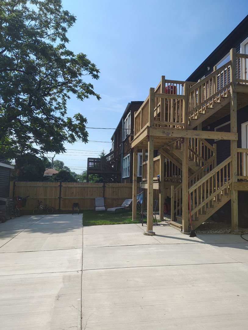 1051 N Springfield Avenue, Chicago, IL 60651