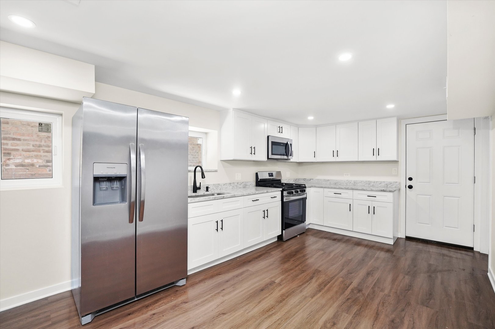 4952 W Augusta Boulevard, Chicago, IL 60651