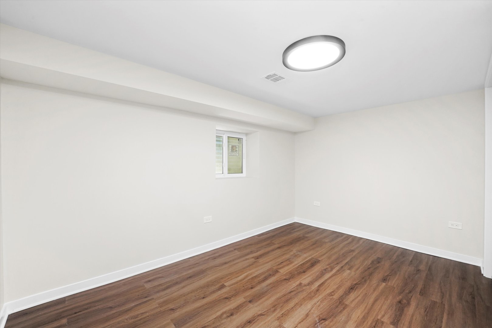 4952 W Augusta Boulevard, Chicago, IL 60651