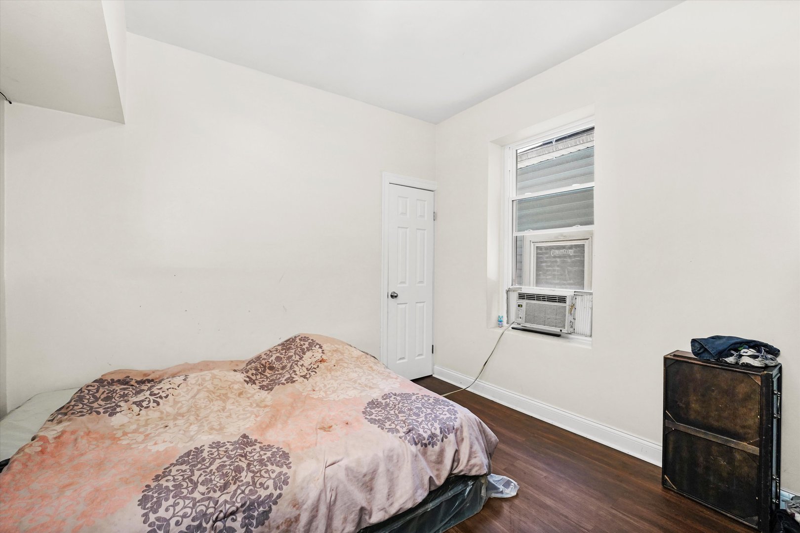 4952 W Augusta Boulevard, Chicago, IL 60651