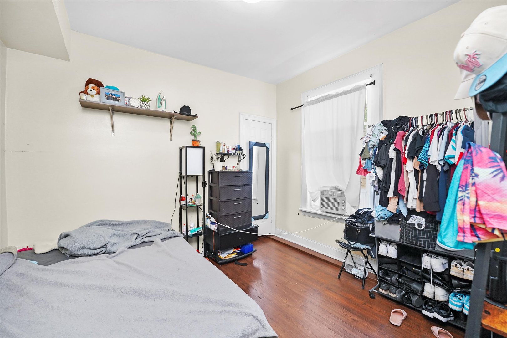 4952 W Augusta Boulevard, Chicago, IL 60651