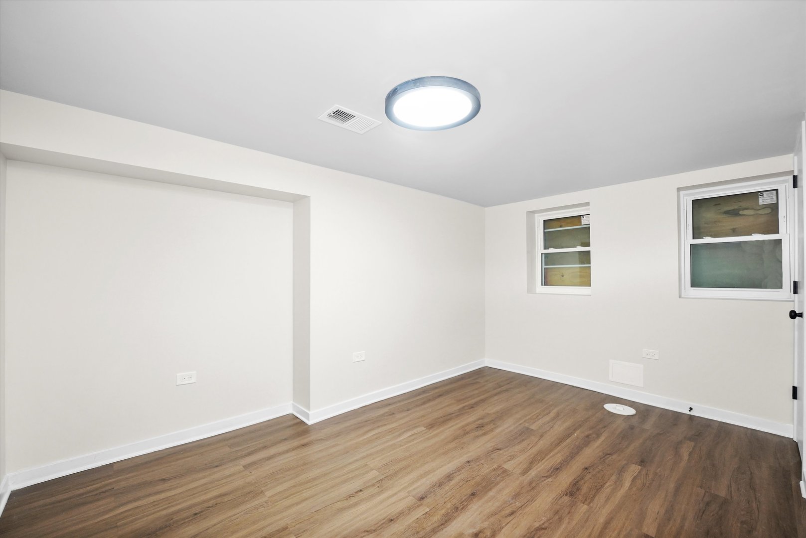 4952 W Augusta Boulevard, Chicago, IL 60651