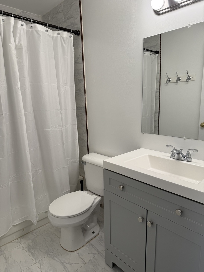 239 W Court Of Shorewood #1B, Vernon Hills, IL 60061