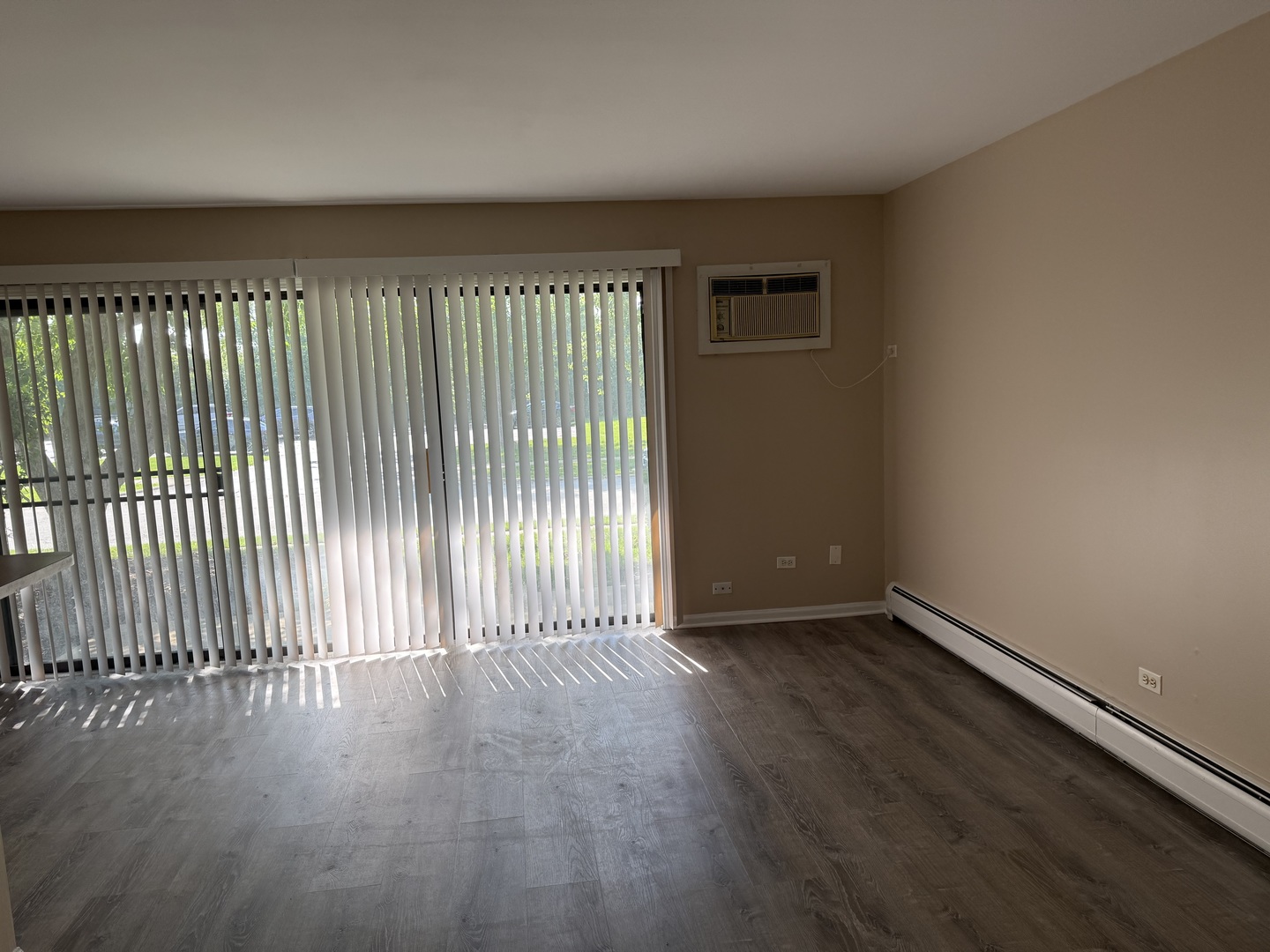 239 W Court Of Shorewood #1B, Vernon Hills, IL 60061