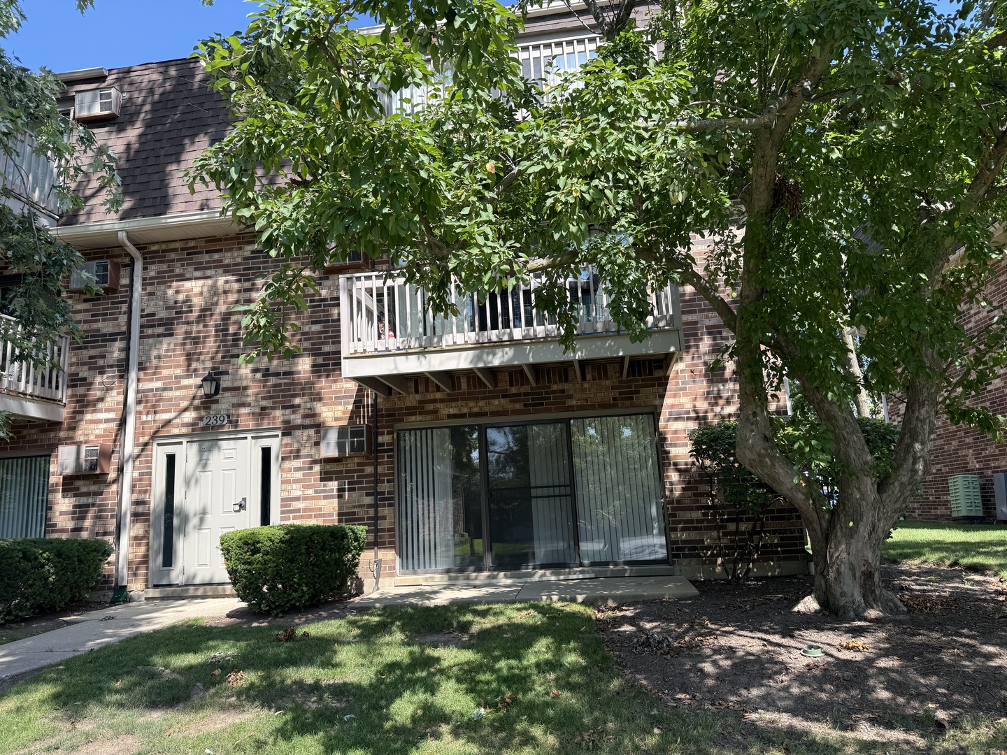 239 W Court Of Shorewood #1B, Vernon Hills, IL 60061