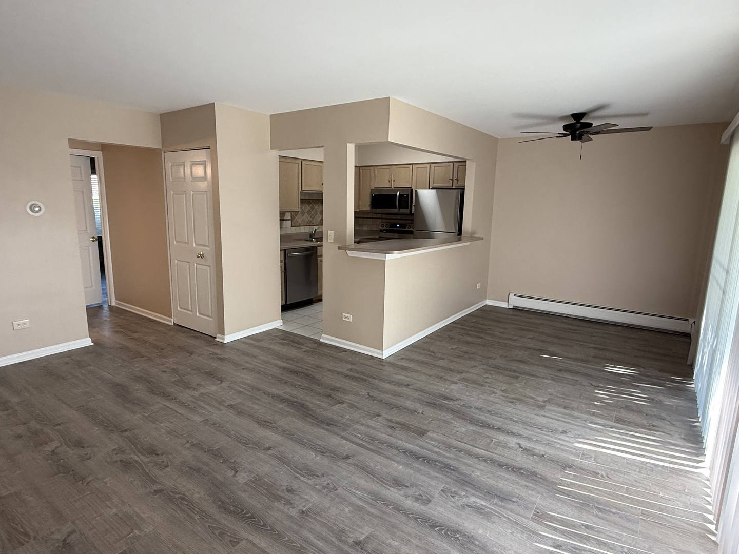 239 W Court Of Shorewood #1B, Vernon Hills, IL 60061