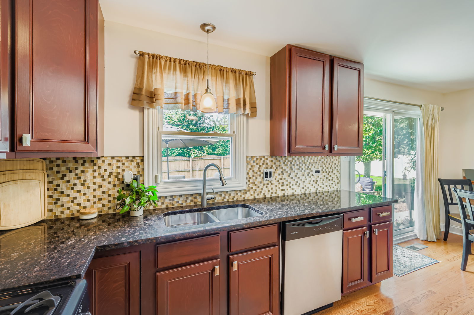 7513 Dorothy Lane, Tinley Park, IL 60477