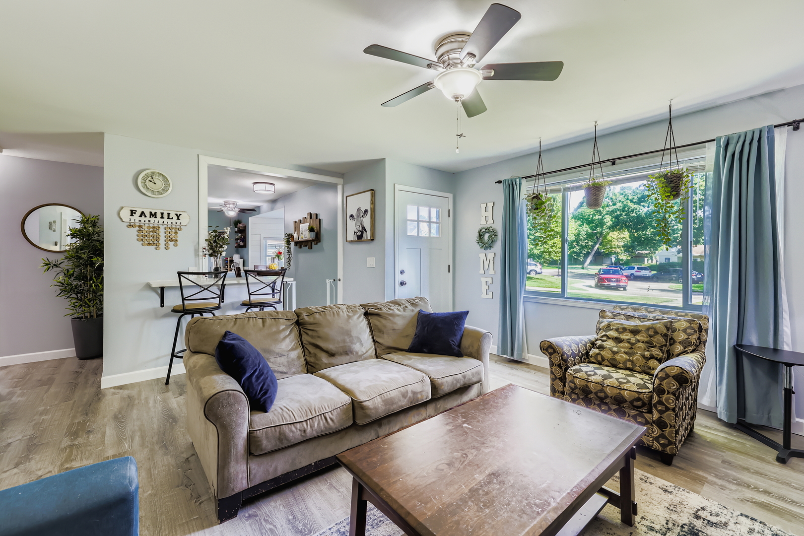 31 Sparrow Court, Carpentersville, IL 60110