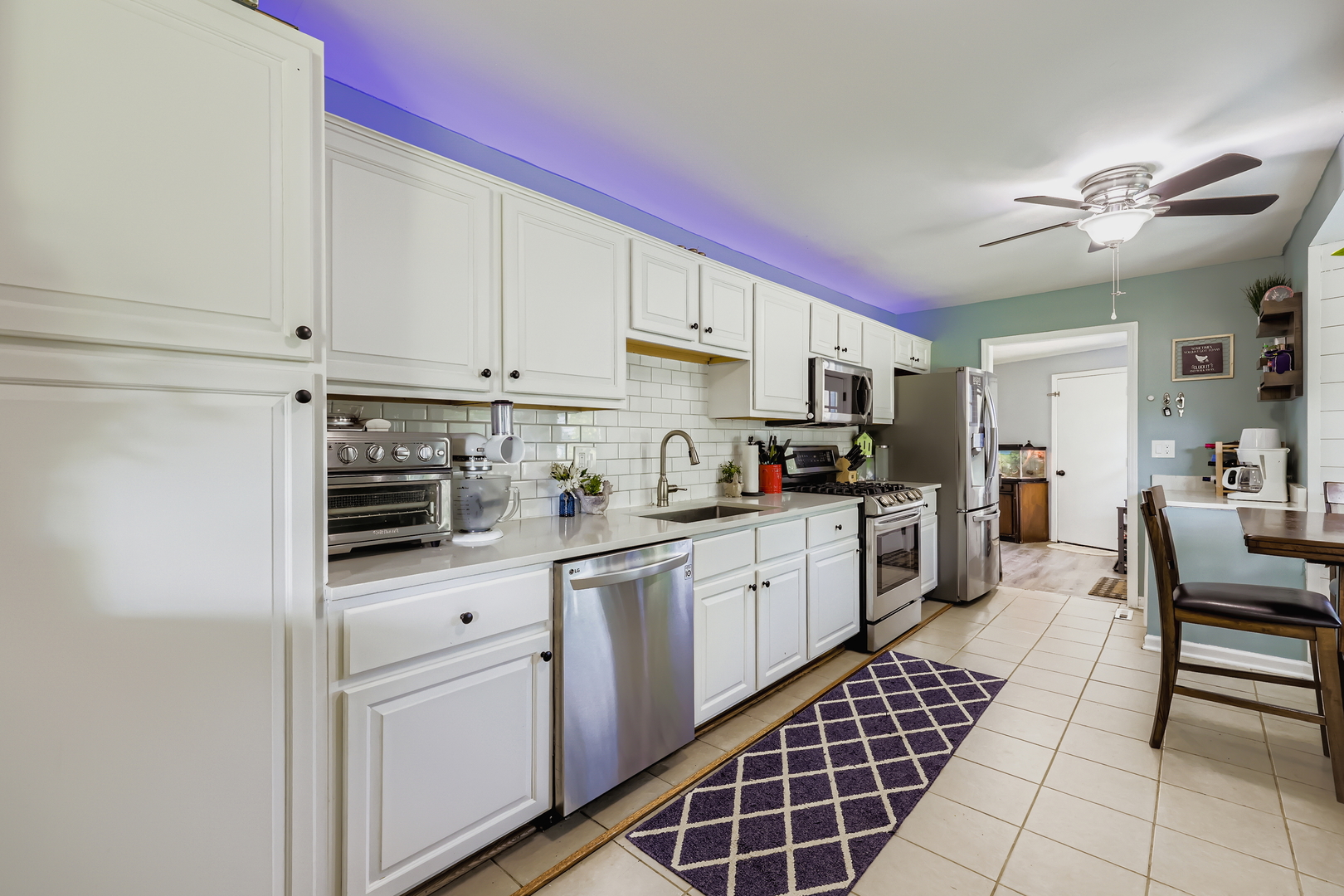 31 Sparrow Court, Carpentersville, IL 60110