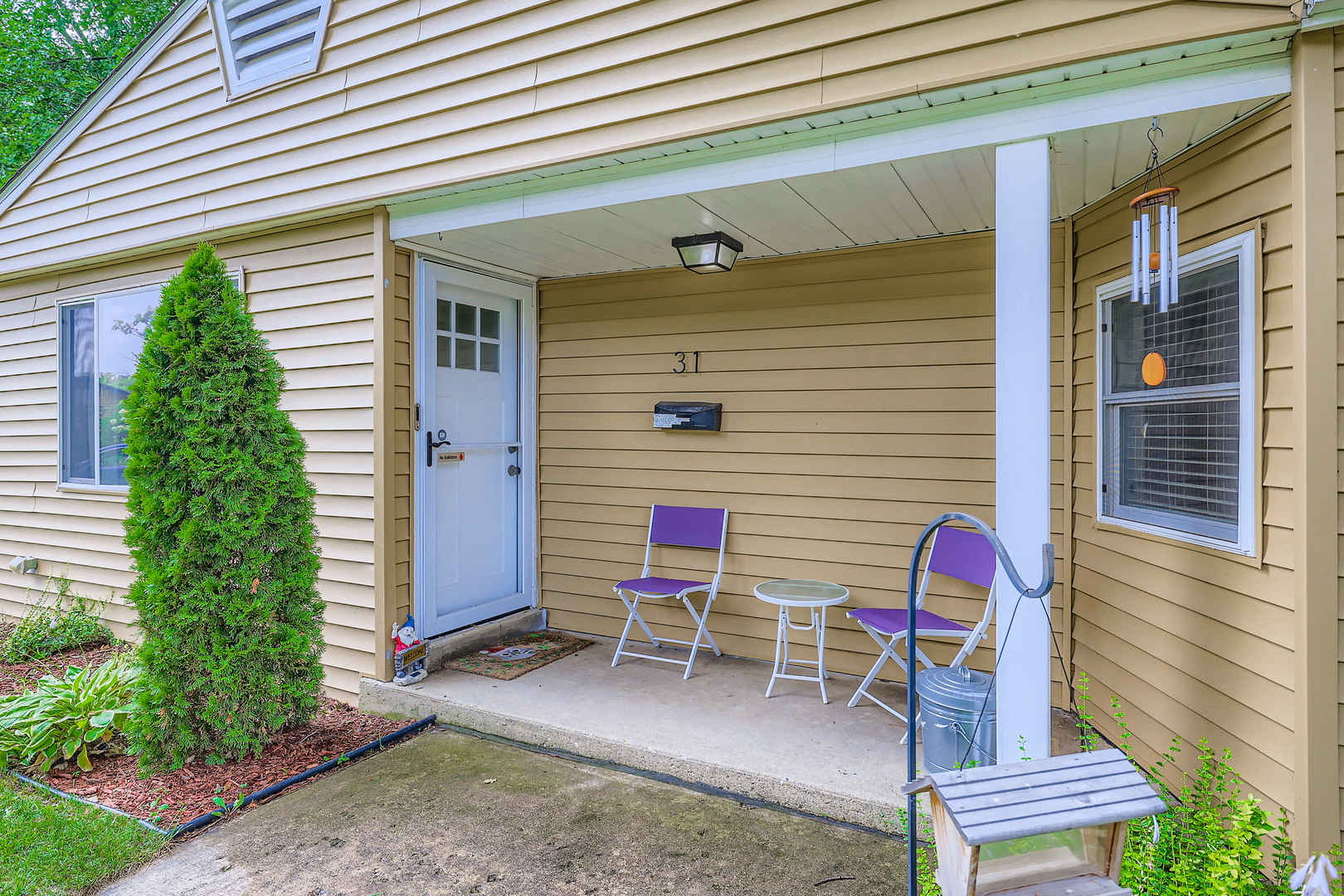 31 Sparrow Court, Carpentersville, IL 60110