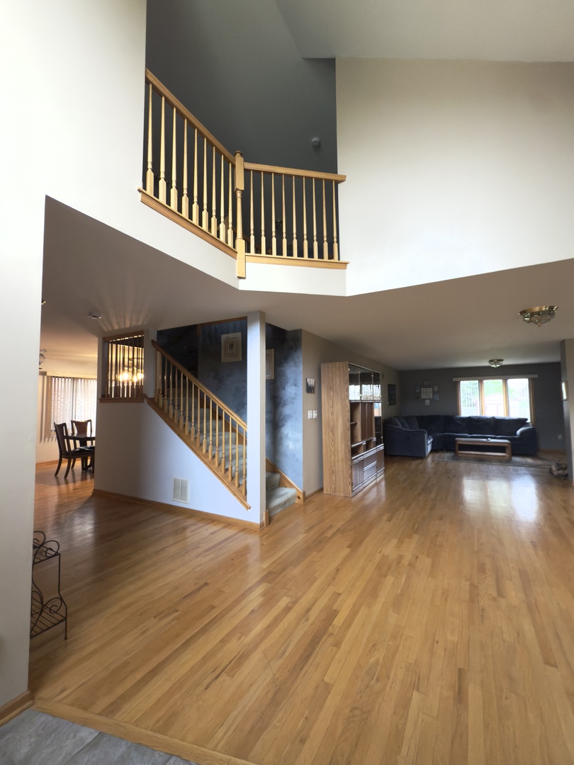 8440 Mayfield Avenue, Burbank, IL 60459