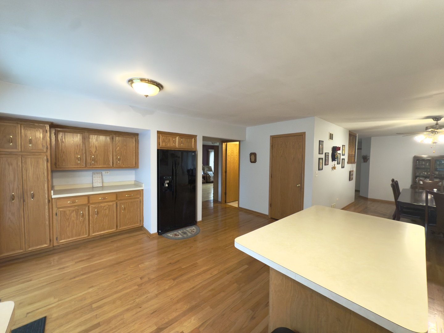 8440 Mayfield Avenue, Burbank, IL 60459